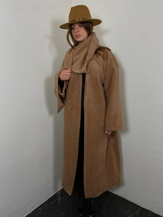 cappotto con sciarpa beige