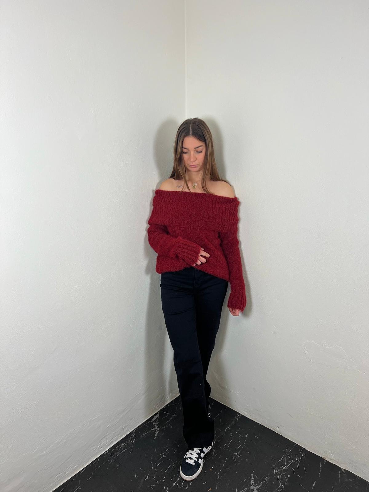 maglione con spalle fuori bordeaux